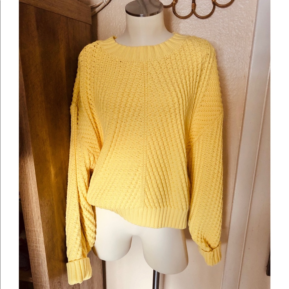 H&M⭐️NWOT⭐️Yellow Chunky Sweater⭐️
